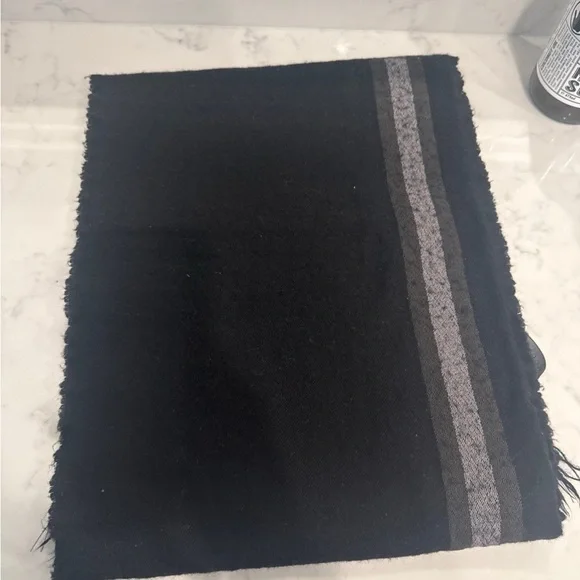 Gucci Black Scarf with Gray Stripe Detail - Picture 5 of 12